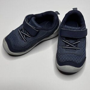Stride Rite Sneakers Winslow 2.0 Navy Boys 6.5 Wide (Toddler)